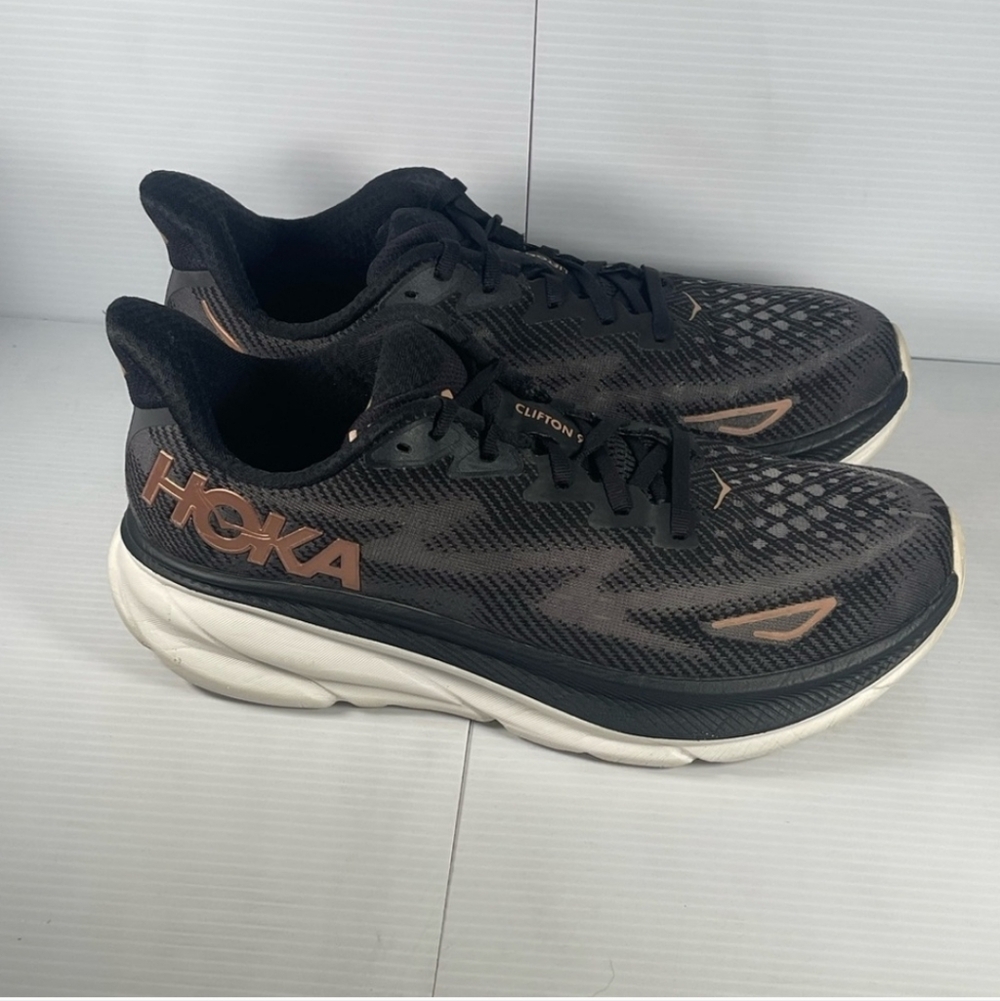 Hoka Clifton 9